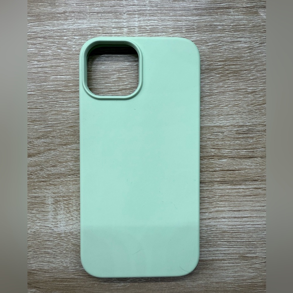 iPhone 15 Silicone case with MagSafe